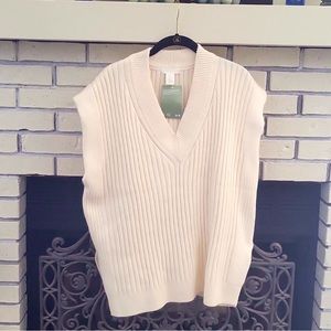 H&M Sweater Vest size M